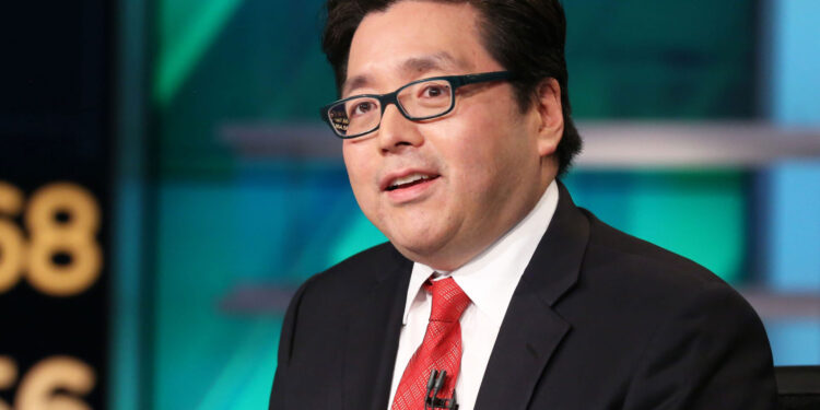BitMine 再扫货 4,400 万美元以太币！Tom Lee 看好「年底降息」拉抬币市缩略图